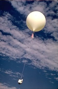 Un pallone nei cieli con un beacon a 10 GHz material ucmwxfhw